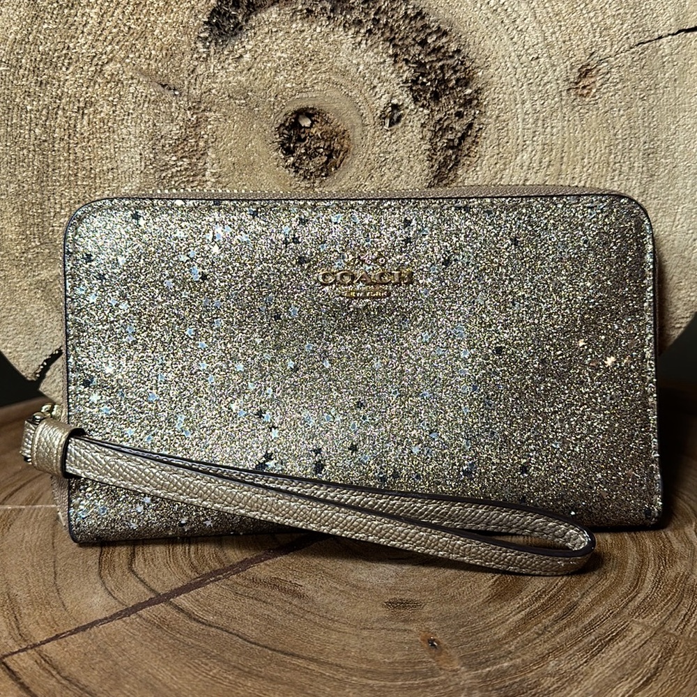 *HTF* COACH Gold Star Glitter Phone Wallet - Picture 1 of 17